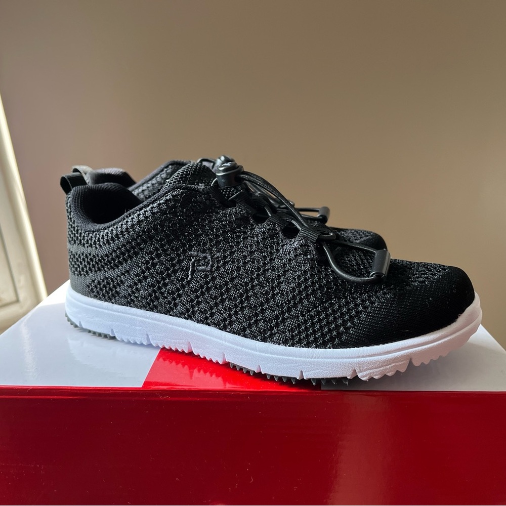 Propet Sneakers